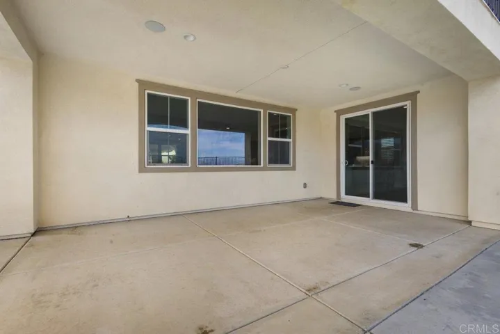 Outside Patio not Virtually staged