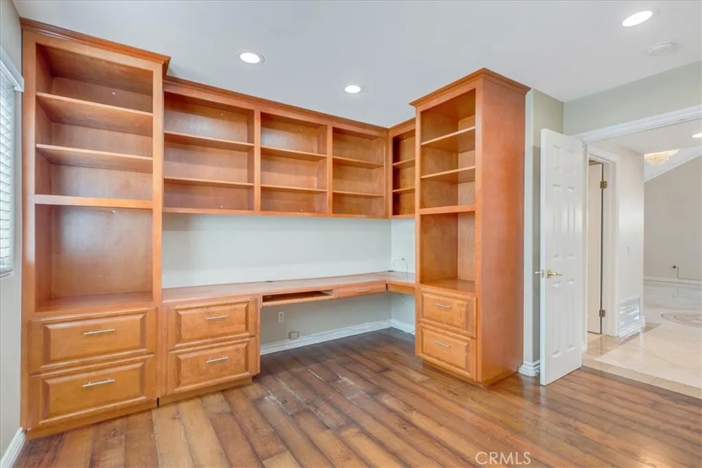 Office/bedroom 1st level