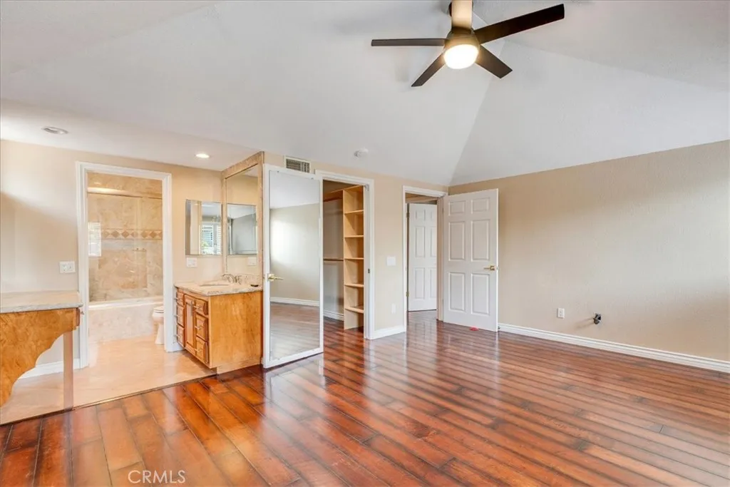Master bedroom/walk-in closet/ master bath
