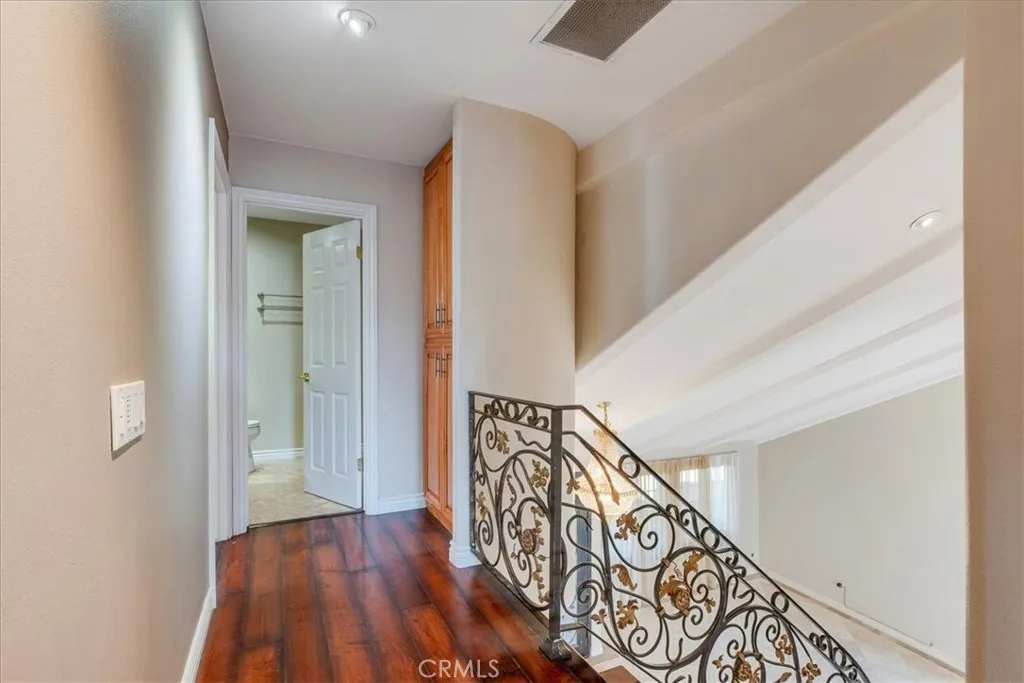 2nd level hallway