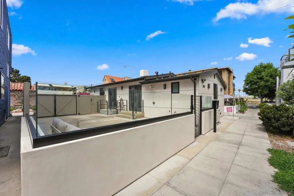 838 Portsmouth Ct