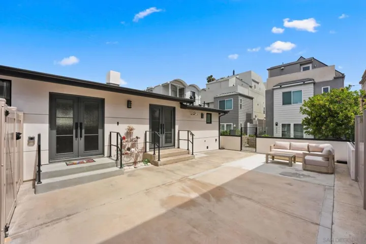 838 Portsmouth Court, San Diego, California 92109