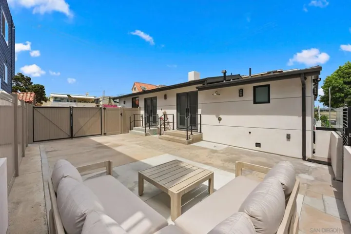 838 Portsmouth Court, San Diego, California 92109