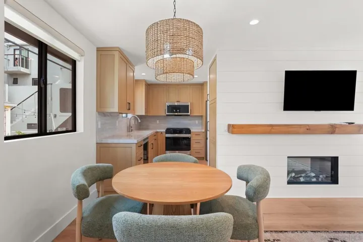 838 Portsmouth Court, San Diego, California 92109
