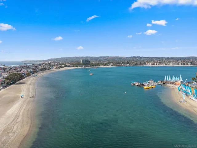 838 Portsmouth Court, San Diego, California 92109