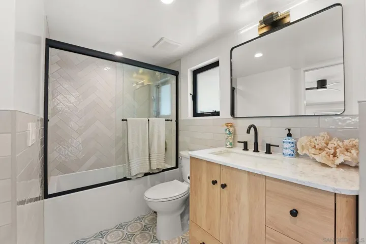 838 Portsmouth Court, San Diego, California 92109