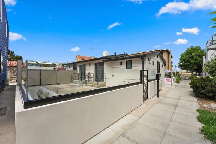 838 Portsmouth Court, San Diego, California 92109