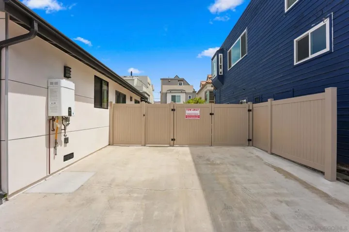 838 Portsmouth Court, San Diego, California 92109