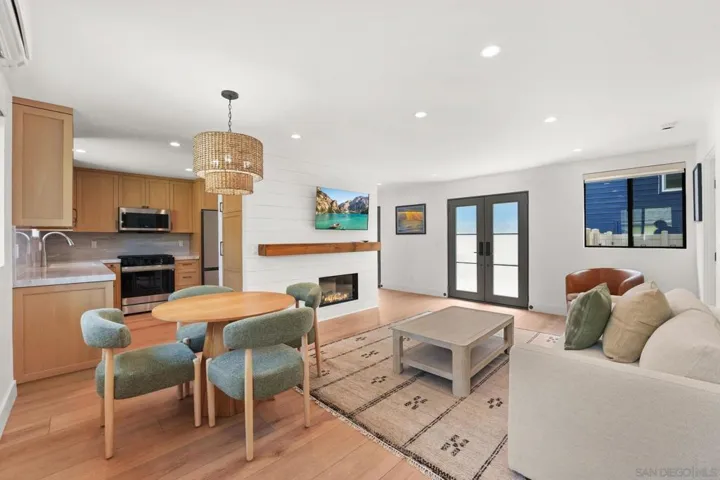 838 Portsmouth Court, San Diego, California 92109