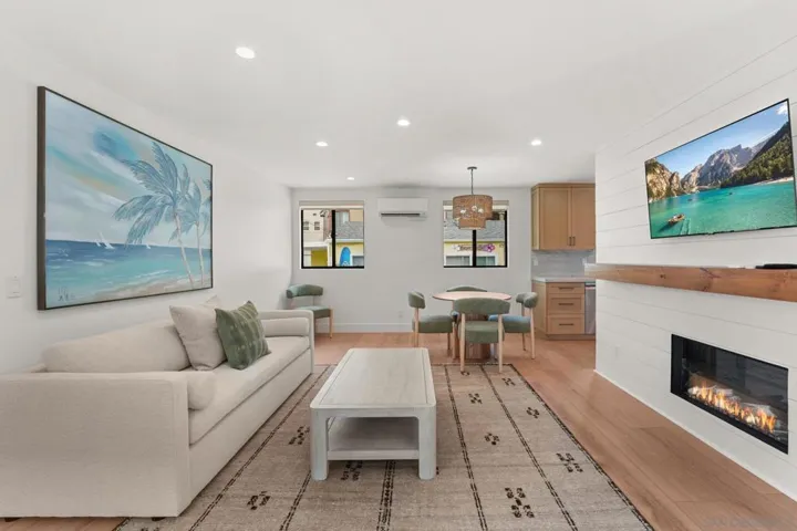 838 Portsmouth Court, San Diego, California 92109