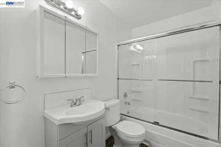25684 Spring Dr, Hayward, California 94542
