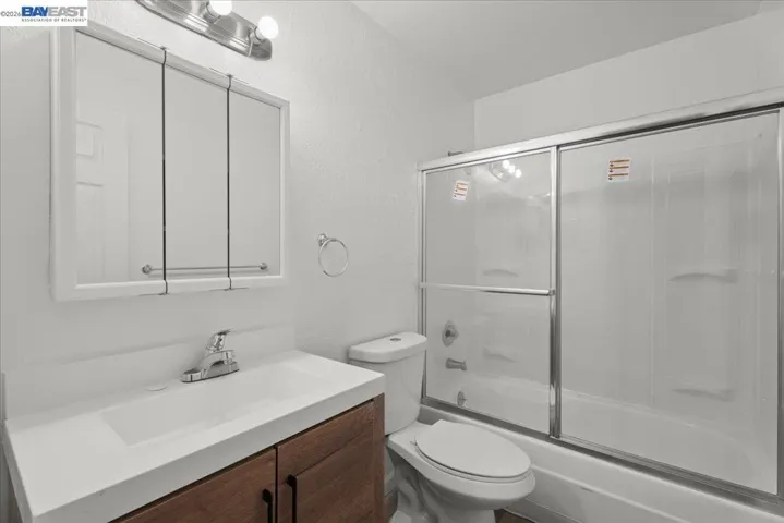 25684 Spring Dr, Hayward, California 94542