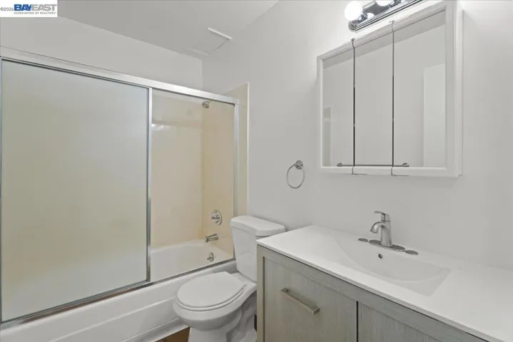 25684 Spring Dr, Hayward, California 94542
