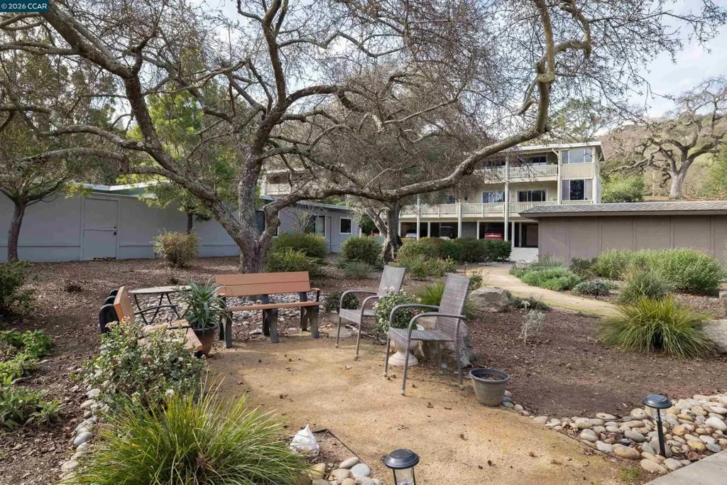 Outdoor Seating Outside Unit/Building