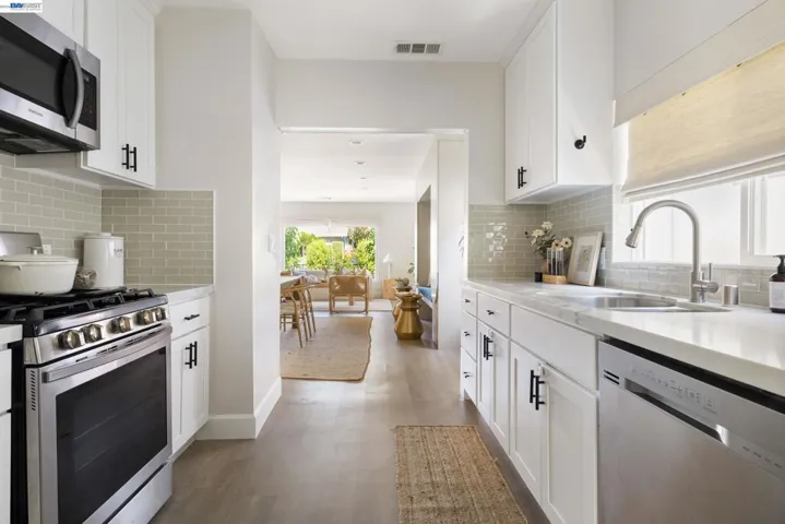 3954 Forest Hill Ave, Oakland, California 94602