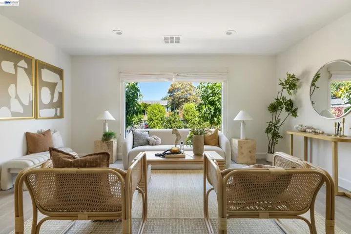 3954 Forest Hill Ave, Oakland, California 94602