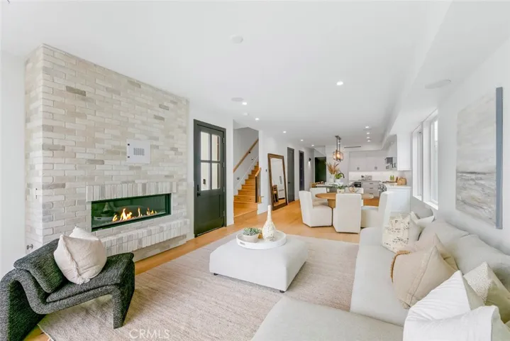 307 14th Street, Huntington Beach, California 92648