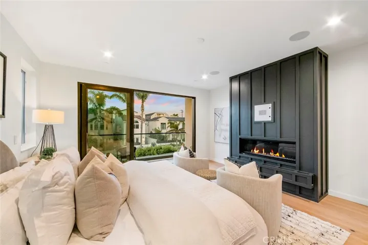 307 14th Street, Huntington Beach, California 92648