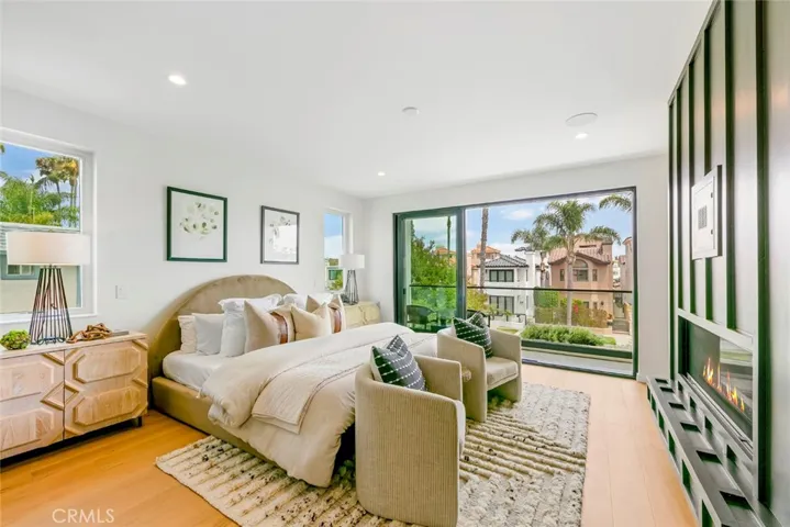 307 14th Street, Huntington Beach, California 92648