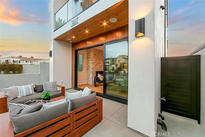 307 14th Street, Huntington Beach, California 92648