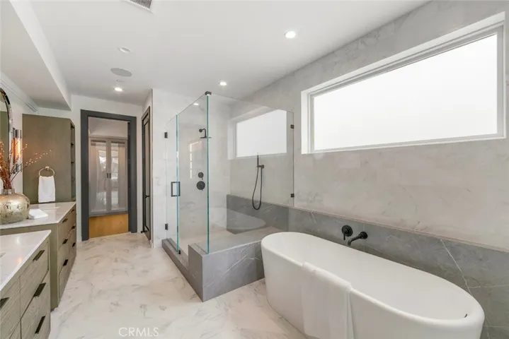 307 14th Street, Huntington Beach, California 92648