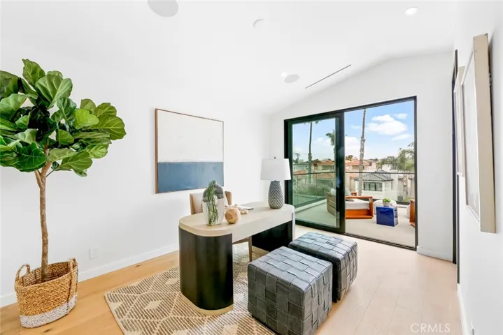 307 14th Street, Huntington Beach, California 92648
