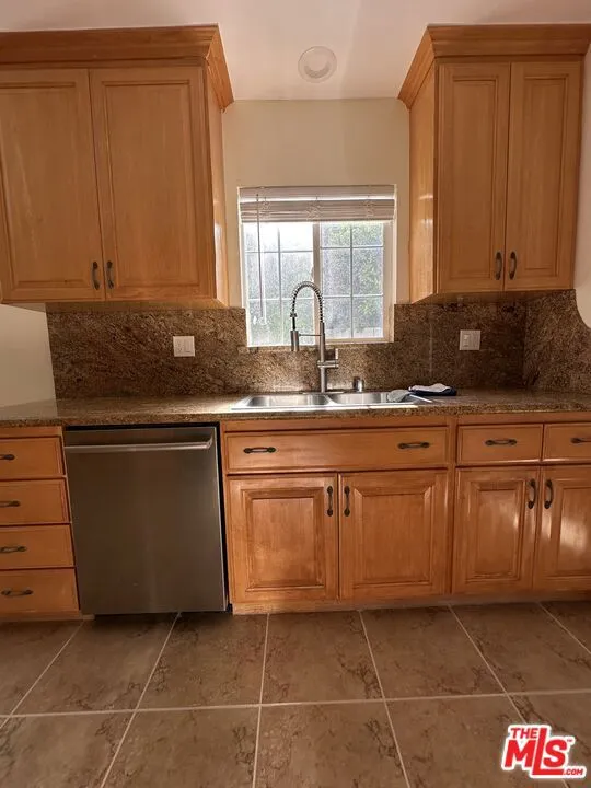 14552 Runnymede Street, Los Angeles, California 91405 — photo 4