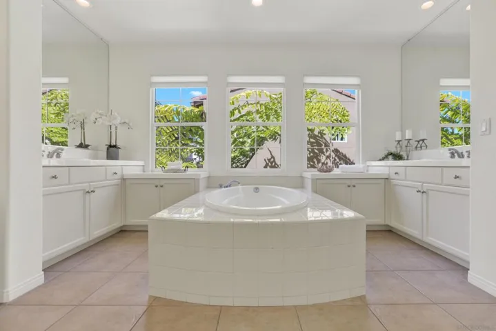 7455 Capstan, Carlsbad, California 92011