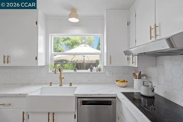 6657 Waverly Rd, Martinez, California 94553