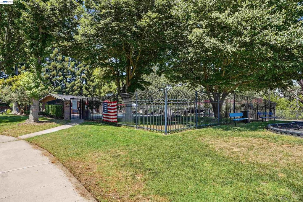 2125 Arroyo Ct 2, Pleasanton, California 94588 — photo 4