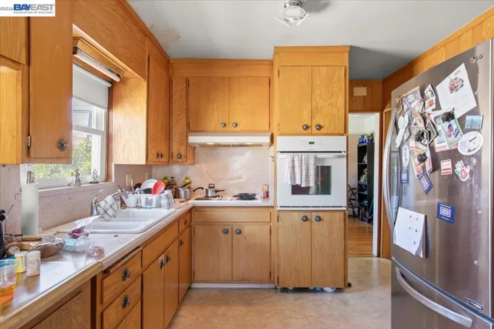 22071 Montgomery St, Hayward, California 94541