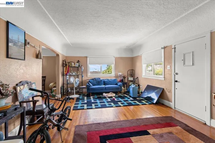 22071 Montgomery St, Hayward, California 94541