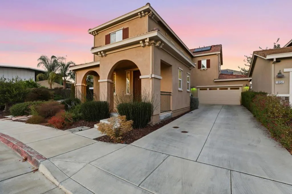 1860 Thyme Ct