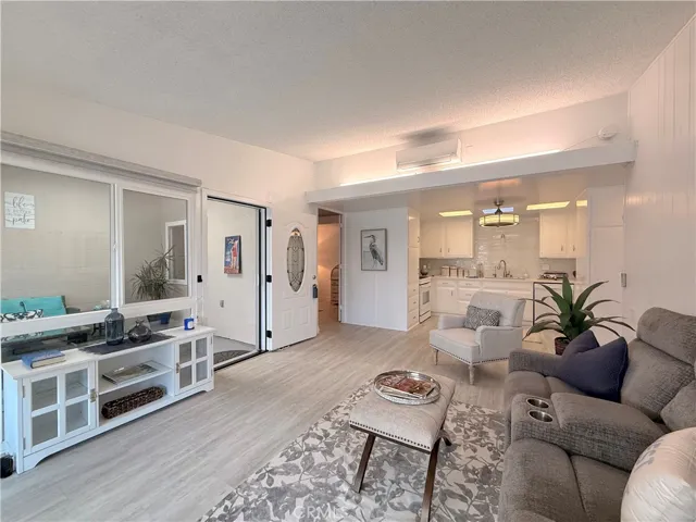 1842 Thunderbird Drive 1d, Seal Beach, California 90740