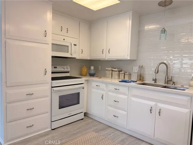 1842 Thunderbird Drive 1d, Seal Beach, California 90740