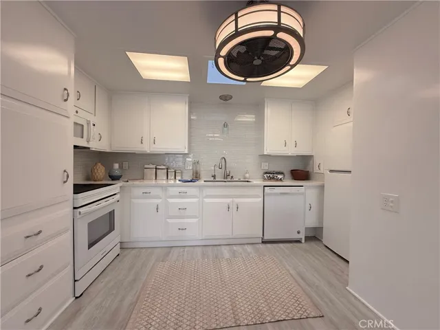 1842 Thunderbird Drive 1d, Seal Beach, California 90740