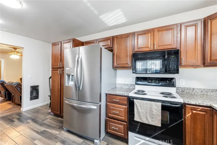 23259 64 Avenue, Ducor, California 93218