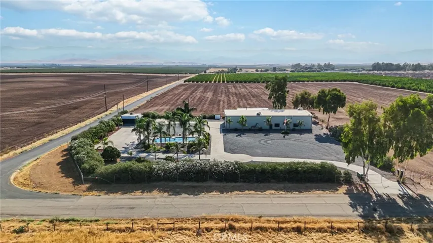 23259 64 Avenue, Ducor, California 93218