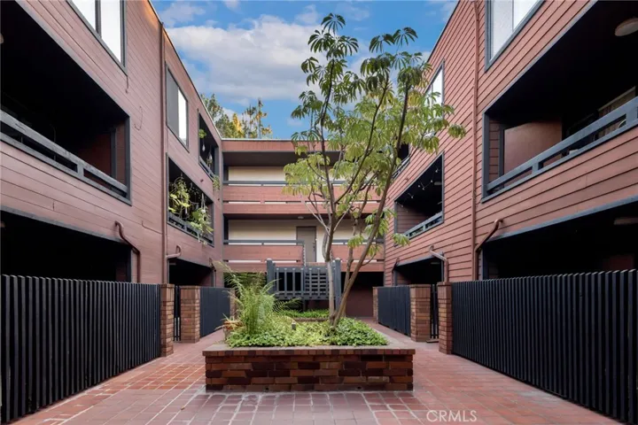 4425 Whitsett Avenue 210, Studio City, California 91604