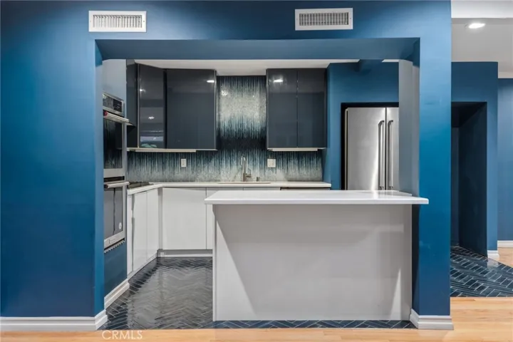 4425 Whitsett Avenue 210, Studio City, California 91604