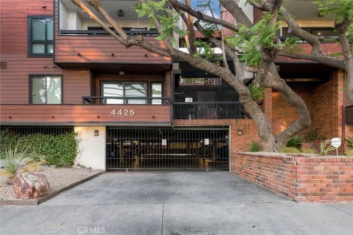 4425 Whitsett Avenue 210, Studio City, California 91604