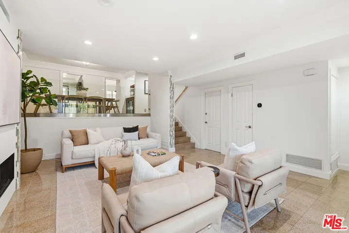 13233 Fiji Way H, Marina Del Rey, California 90292 — photo 4