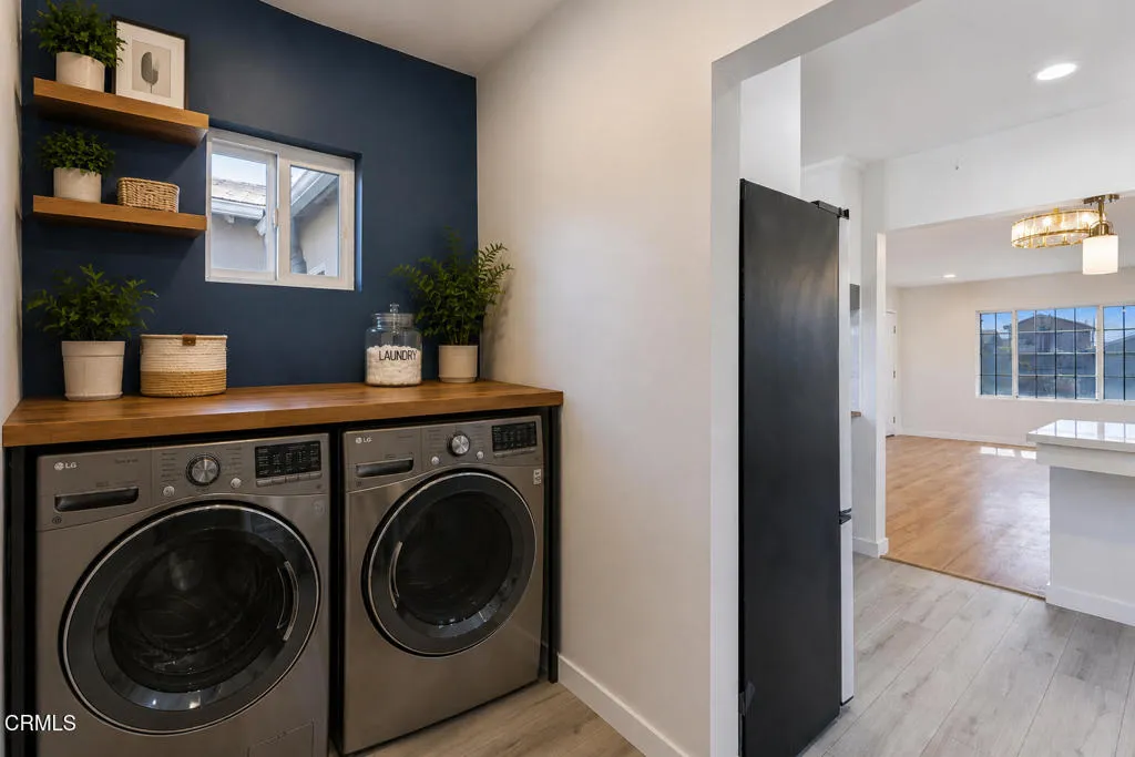 staged_laundry_room (1) staged_laundry_room (1)