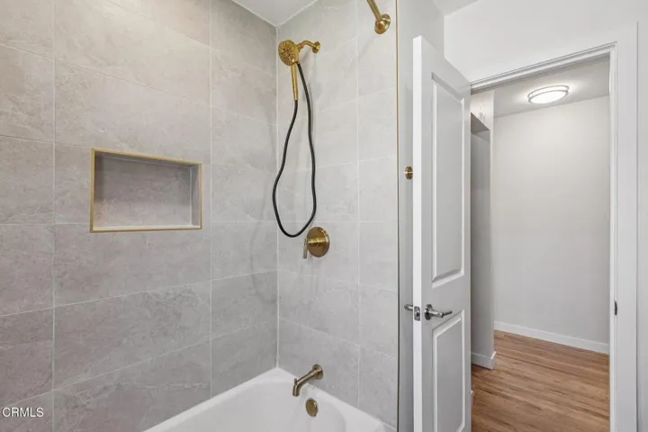 38-web-or-mls-A-Hendricks Ave-L1607-035r