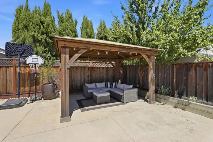 877 Renton Court, San Jose, California 95123