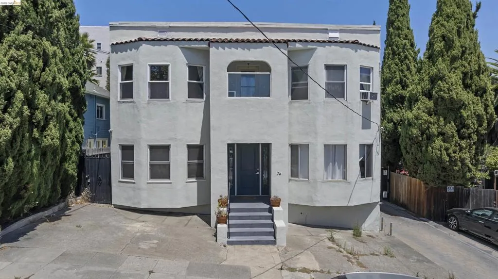 74 Pearl St