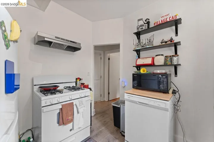74 Pearl St, Oakland, California 94611
