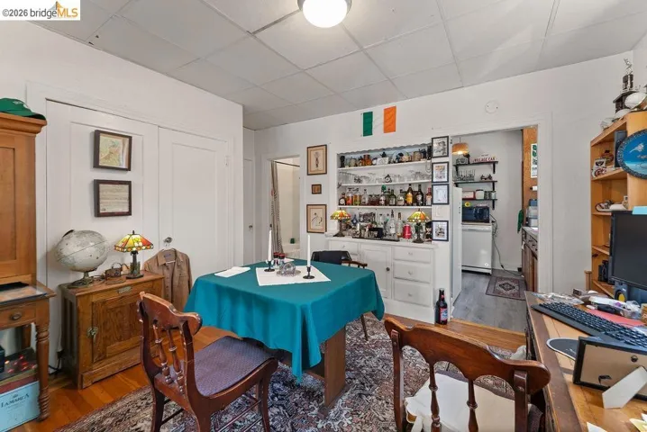 74 Pearl St, Oakland, California 94611