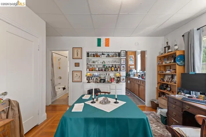 74 Pearl St, Oakland, California 94611