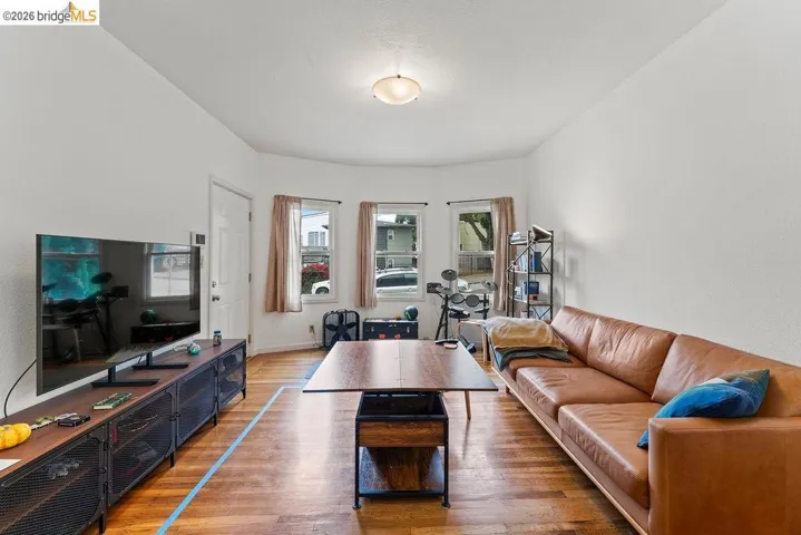 74 Pearl St, Oakland, California 94611